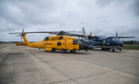 hc - 144海洋哨兵侦察机和MH-60抢夺™直升机