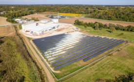 伊利诺斯州昆西Huber工厂的太阳能阵列照片